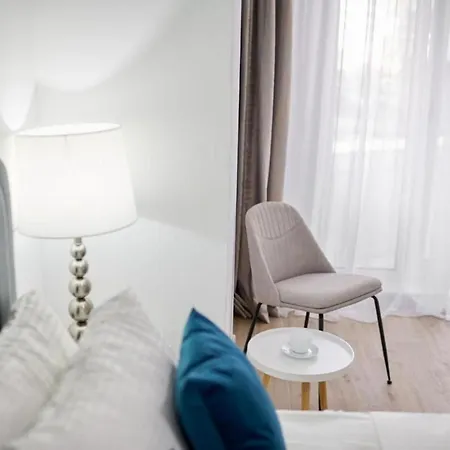 Apartment Infinity Blue Velvet *