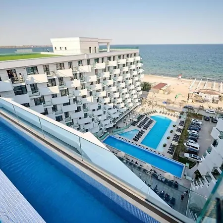 Infinity Blue Velvet Apartment *