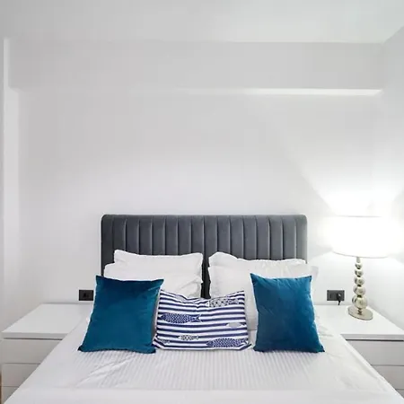 Apartment Infinity Blue Velvet